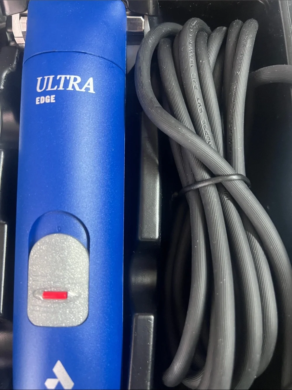 Andis UltraEDGE AGC Super 2-Speed Clipper – Metallic Blue
